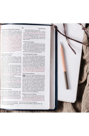 Image of NKJV, Value Thinline Bible, Large Print, Turquoise Leathersoft, Red Letter, Comfort Print: Holy Bible, New King James Version