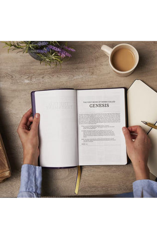 Image of KJV Holy Bible with 73,000 Center-Column Cross References, Black Genuine Leather, Red Letter, Comfort Print (Thumb Indexed): King James Version