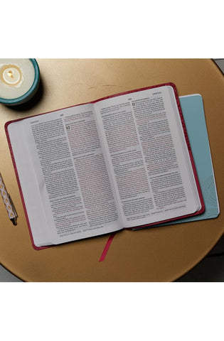 Image of NKJV, Value Thinline Bible, Blue Leathersoft, Red Letter, Comfort Print: Holy Bible, New King James Version