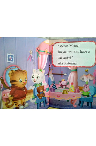 Image of Friends Help Each Other Pre-Level 1 Paperback Book