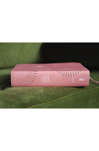 Image of NIV, True Images Bible, Leathersoft, Pink, Printed Page Edges: The Bible for Teen Girls