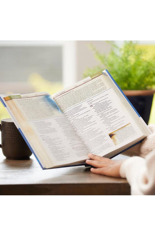 Image of NIV, Chronological Study Bible, Hardcover, Comfort Print: Holy Bible, New International Version