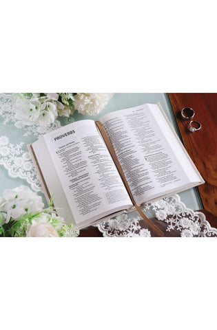Image of NIV, Bride's Bible, Cloth over Board, Cream, Red Letter, Comfort Print