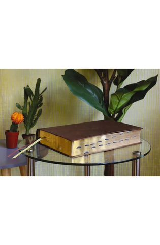 Image of NKJV, Thompson Chain-Reference Bible, Large Print, Leathersoft, Brown, Red Letter, Thumb Indexed, Comfort Print